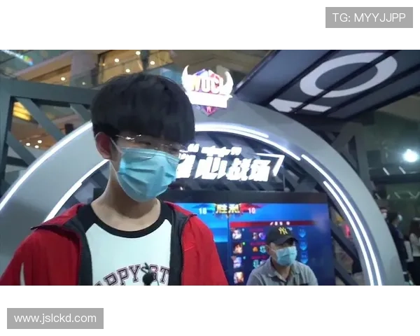 世界赛爆冷名场面频出新王登场点燃全球电竞热潮 世界赛爆冷名场面频出新王登场点燃全球电竞热潮