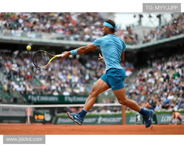 全球网球赛季收官之战 纳达尔复出挑战新星 赛场变局引发关注 全球网球赛季收官之战 纳达尔复出挑战新星 赛场变局引发关注