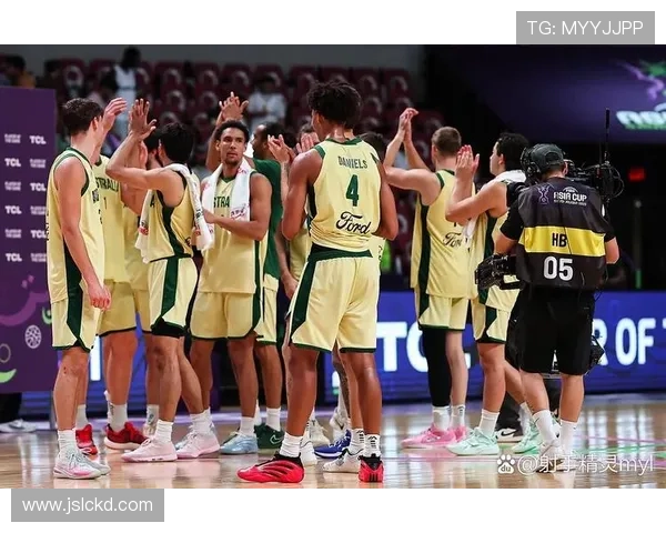 中国男篮迎战澳大利亚迎难而上全力争夺世界杯入场券 中国男篮迎战澳大利亚迎难而上全力争夺世界杯入场券