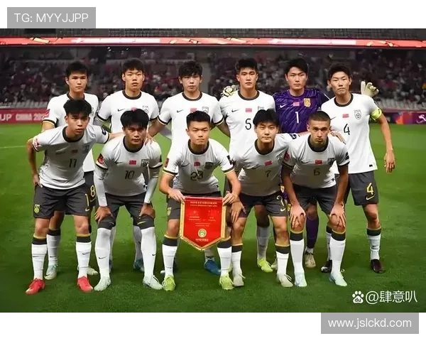 中国足球队备战世界杯预选赛 主帅透露新阵容与战术调整计划 中国足球队备战世界杯预选赛 主帅透露新阵容与战术调整计划