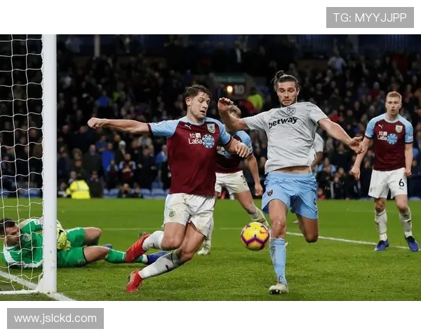 伯恩利安东尼带领球队迎战英超新挑战全力争胜 伯恩利安东尼带领球队迎战英超新挑战全力争胜