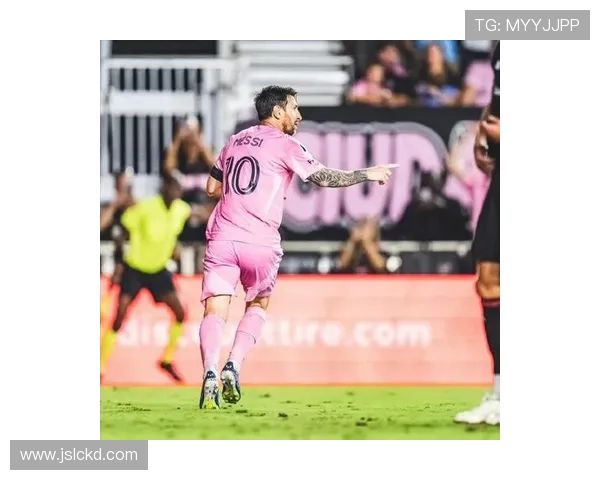 梅西加盟国际迈阿密后首战精彩回顾 带队夺得赛季首胜引发球迷热议 梅西加盟国际迈阿密后首战精彩回顾 带队夺得赛季首胜引发球迷热议