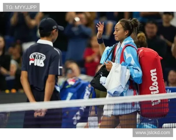 网球赛场风云再起 世界顶级选手争锋激烈争夺年终总决赛席位 网球赛场风云再起 世界顶级选手争锋激烈争夺年终总决赛席位