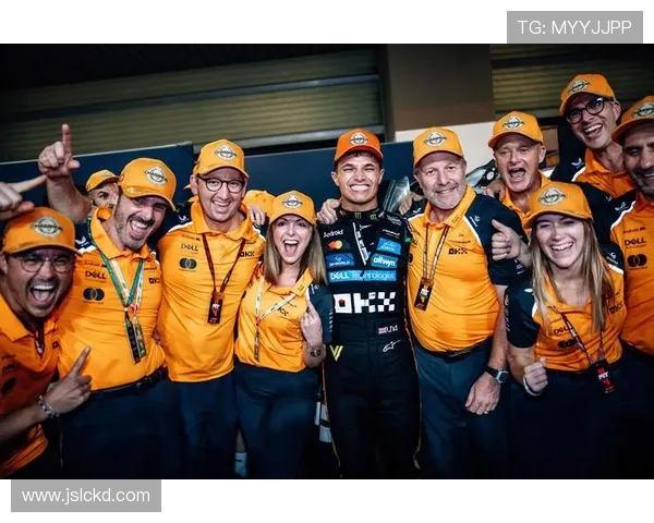 F1赛季最新动态:各队车手表现亮眼,争夺冠军形势愈发激烈 F1赛季最新动态:各队车手表现亮眼,争夺冠军形势愈发激烈