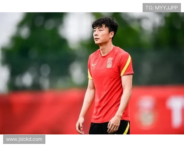 国家队迎关键战新帅战术调整引发球迷与媒体广泛热议持续升温 国家队迎关键战新帅战术调整引发球迷与媒体广泛热议持续升温