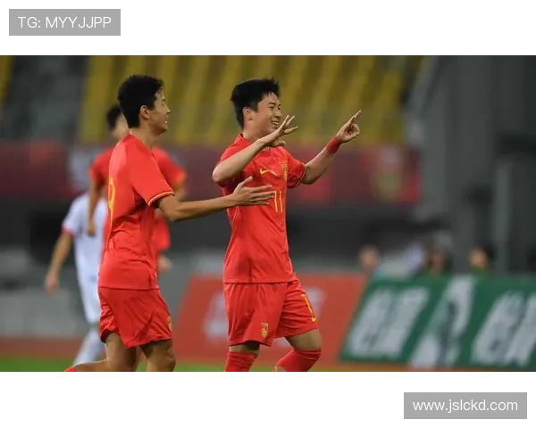 国足世预赛关键战告捷新生代球员集体爆发点燃希望主场球迷热情高涨