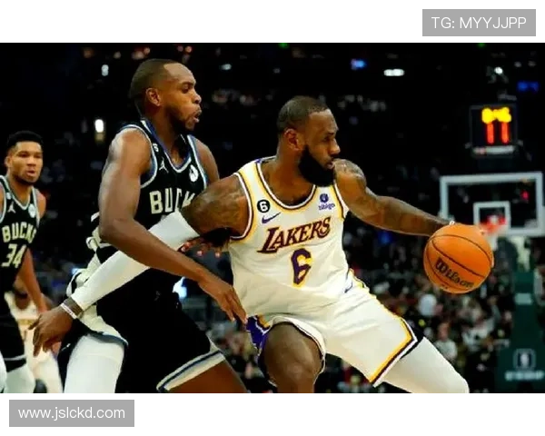 詹姆斯复出带领湖人逆袭雄鹿，球队迎来赛季关键时刻